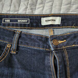 Skinny jeans
